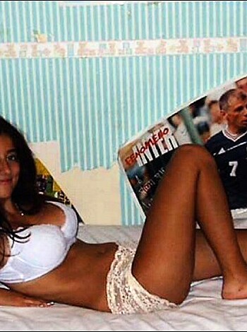 Set - She was so young and so hot 6 years ago - Photo 18