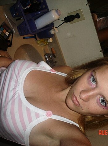 Amateur Teen Girlfriend #50  - Photo 42