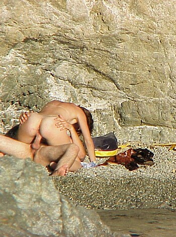 Fucking at nude beach - Voyeur pics - Photo 4