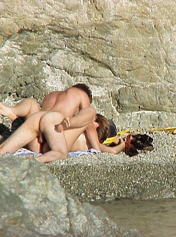 Fucking at nude beach - Voyeur pics - Photo 7