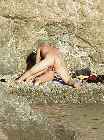Fucking at nude beach - Voyeur pics - Photo 9