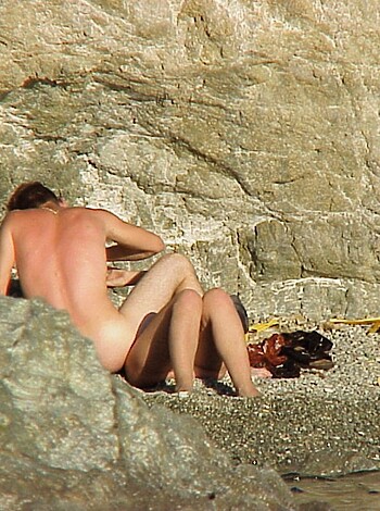 Fucking at nude beach - Voyeur pics - Photo 10