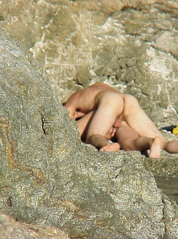 Fucking at nude beach - Voyeur pics - Photo 11