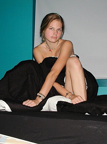 Blond Amateur  Posing - Photo 41