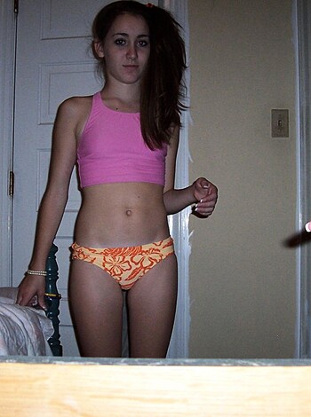 Teens in Bikinis  - Photo 14