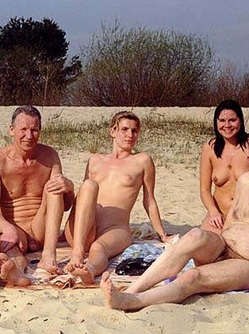 Nudists! Nudists! Nudists!  - Photo 2
