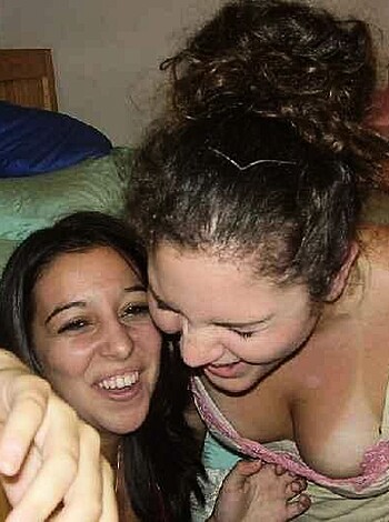 a girl at a party 50  - Photo 5