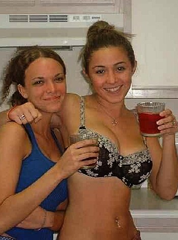 a girl at a party 50  - Photo 20