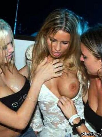a girl at a party 50  - Photo 29