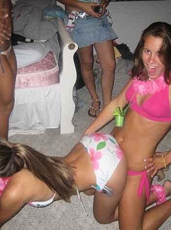a girl at a party 50  - Photo 38