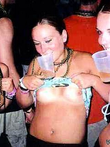 a girl at a party 50  - Photo 39