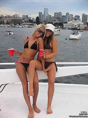 a girl at a party 50  - Photo 45