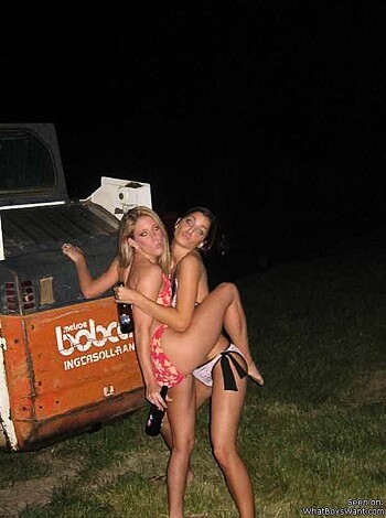 a girl at a party 50  - Photo 92