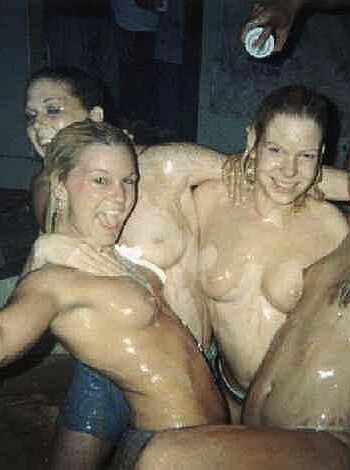 a girl at a party 42  - Photo 5