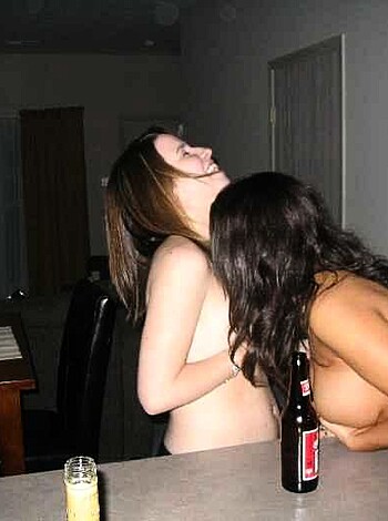 a girl at a party 42  - Photo 23