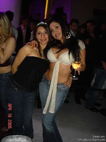 a girl at a party 42  - Photo 27