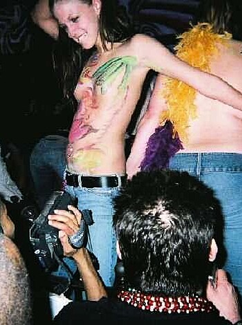 a girl at a party 42  - Photo 29