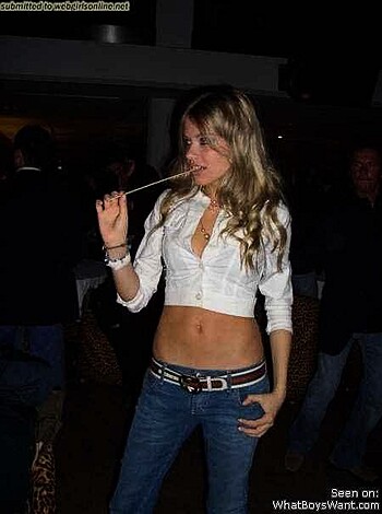 a girl at a party 42  - Photo 38