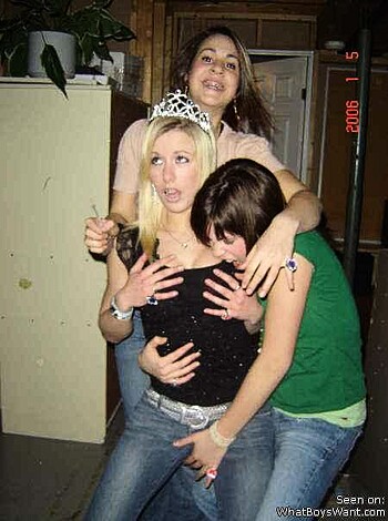 a girl at a party 42  - Photo 37