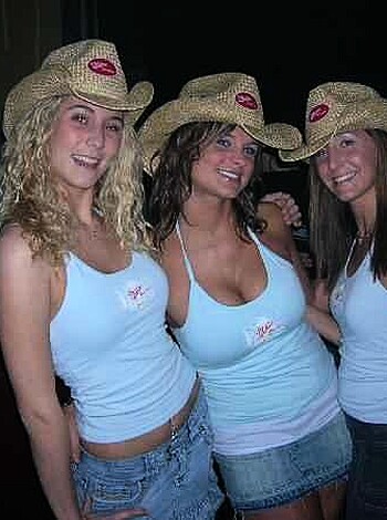a girl at a party 42  - Photo 72