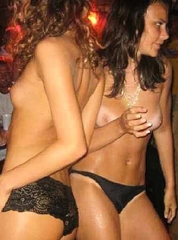 a girl at a party 42  - Photo 73