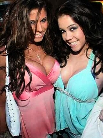 a girl at a party 38  - Photo 8