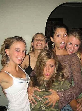 a girl at a party 38  - Photo 17