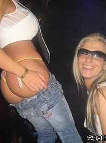a girl at a party 38  - Photo 18