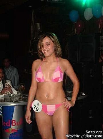 a girl at a party 39 - Photo 9