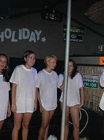 a girl at a party 39 - Photo 13