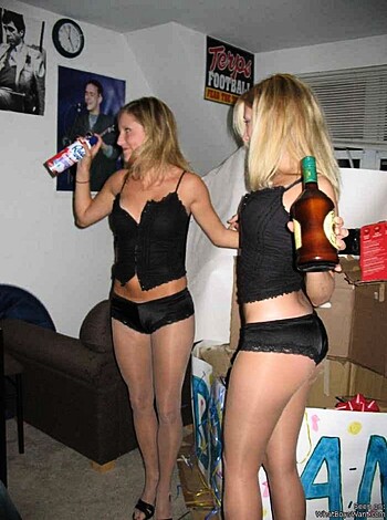 a girl at a party 39 - Photo 20