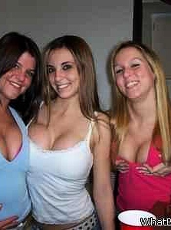 a girl at a party 39 - Photo 23