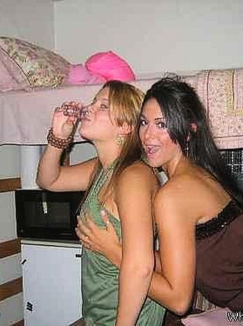 a girl at a party 39 - Photo 33