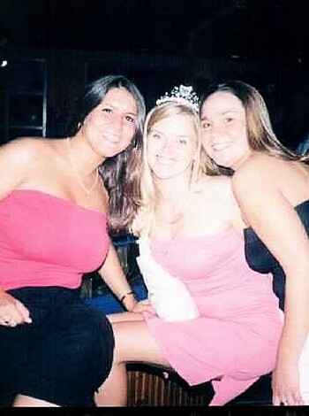 a girl at a party 38  - Photo 27