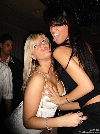 a girl at a party 38  - Photo 29