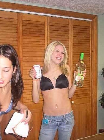 a girl at a party 38  - Photo 48