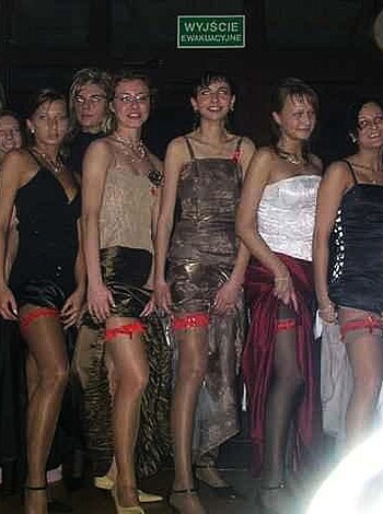 a girl at a party 38  - Photo 64