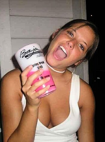 a girl at a party 38  - Photo 72