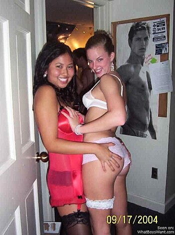 a girl at a party 38  - Photo 81