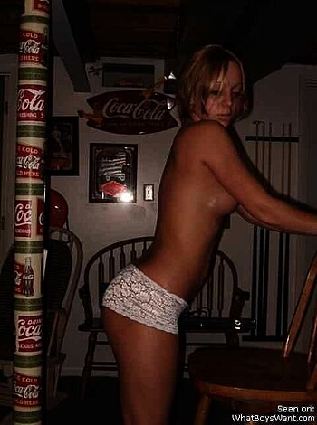 a girl at a party 38  - Photo 97