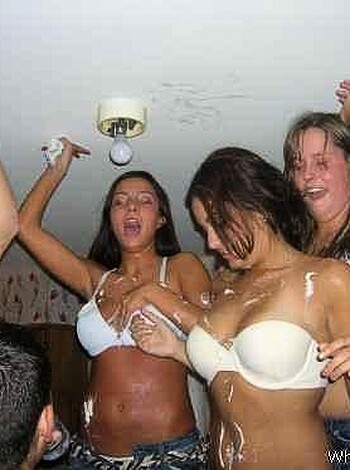 a girl at a party 33 - Photo 8
