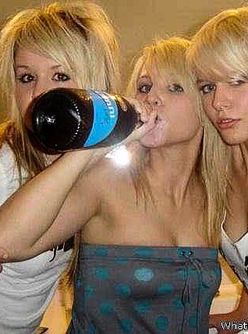 a girl at a party 33 - Photo 5
