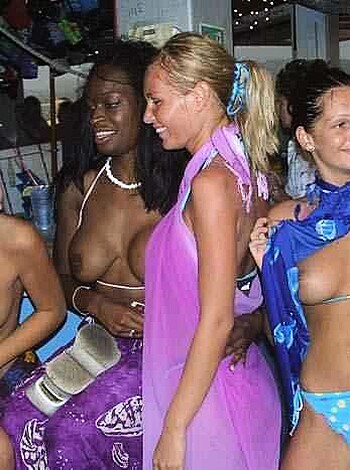 a girl at a party 31  - Photo 22