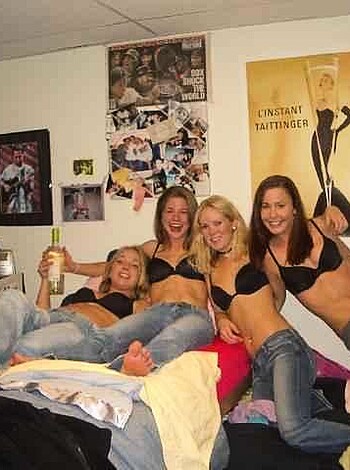 a girl at a party 31  - Photo 27