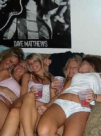 a girl at a party 31  - Photo 28