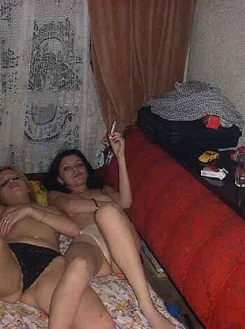 a girl at a party 31  - Photo 29