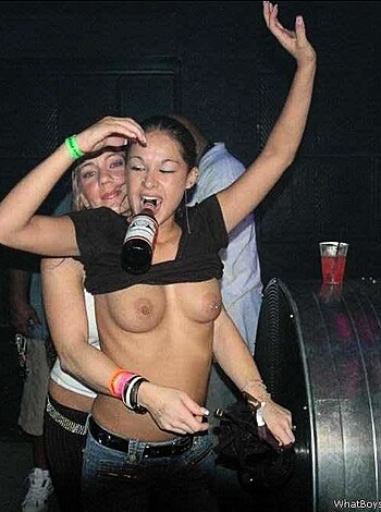 a girl at a party 31  - Photo 30