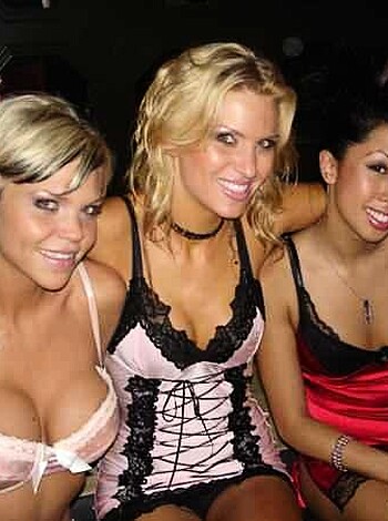 a girl at a party 32 - Photo 4