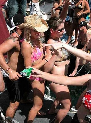 a girl at a party 28  - Photo 12