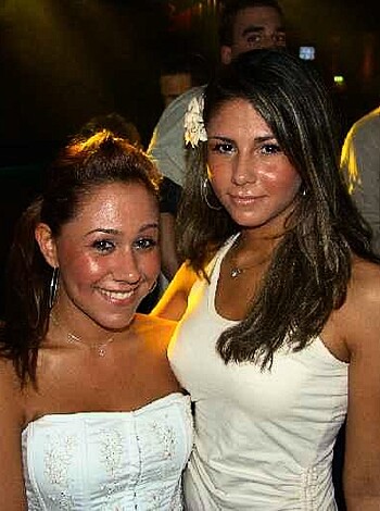 a girl at a party 28  - Photo 34